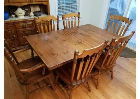 Early American Pine Trestle Dining Table, 6 Chairs